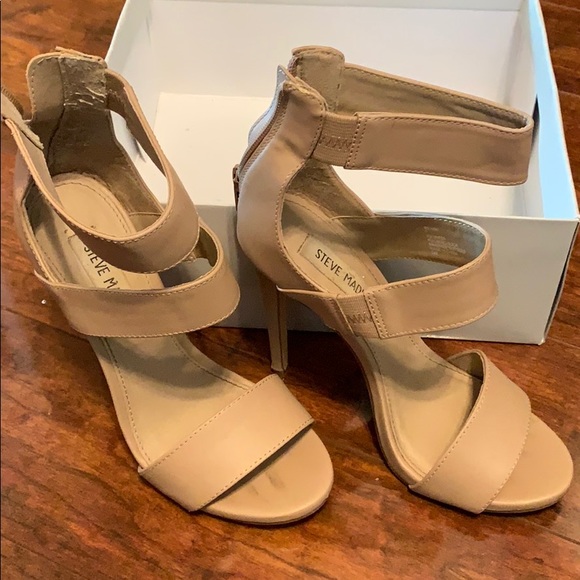 Steve Madden nude heels - Picture 2 of 4